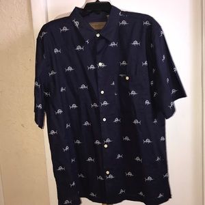 Men’s size XL navy shirt with white sailfish